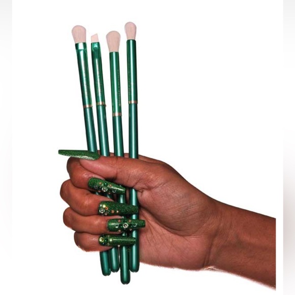 Glamlite Mikayla Part 2 - 4 Piece Brush Set - Brand New In Box & Discontinued - Picture 2 of 11